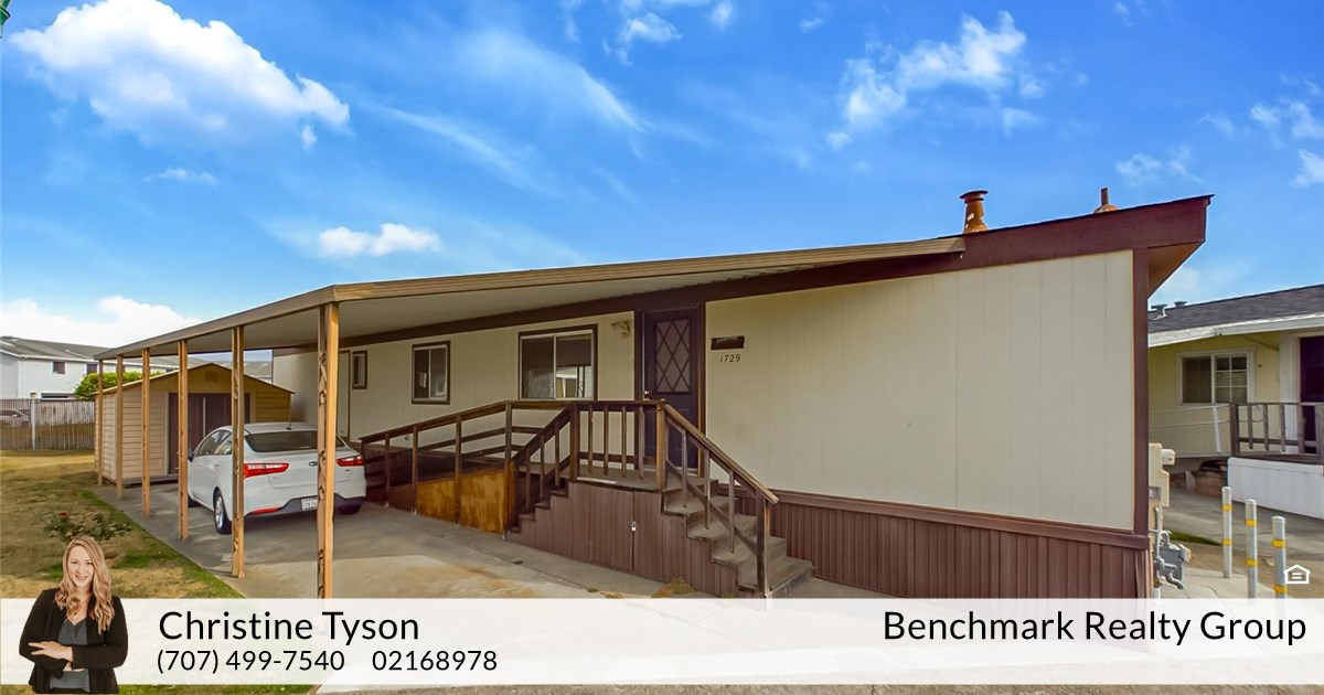1729 Thunderbird Dr, McKinleyville, CA 95519